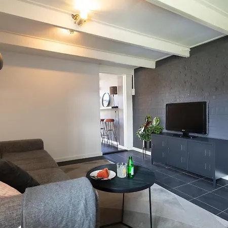 Apartment Old Farmhouse, 5 Minutes From Delft